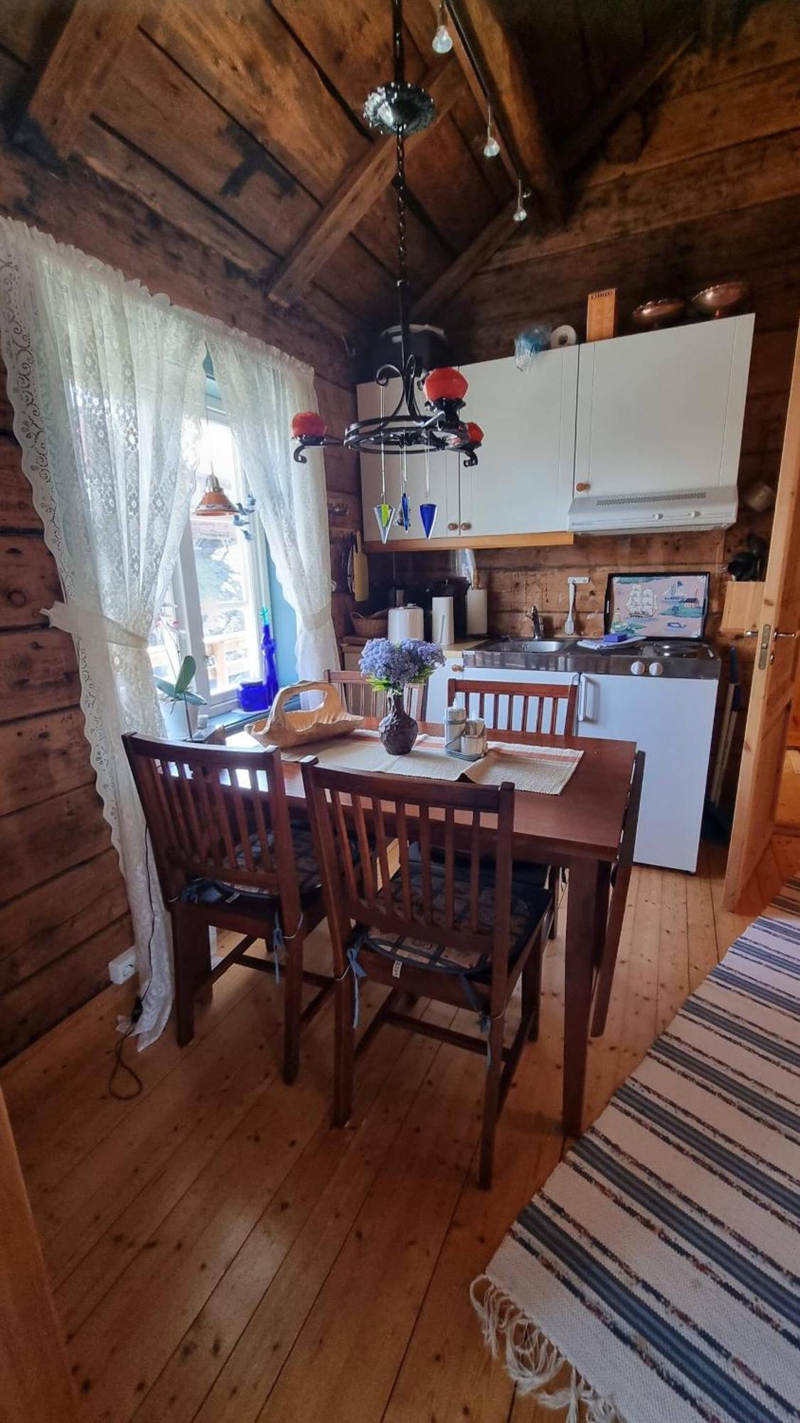 Koselig Rorbu Pa Tind Villa Sørvågen Eksteriør billede
